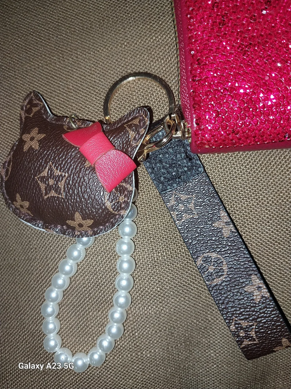 Unbranded Hard Shell Sparkling Red Women's Zip Card Wallet/Wristlet